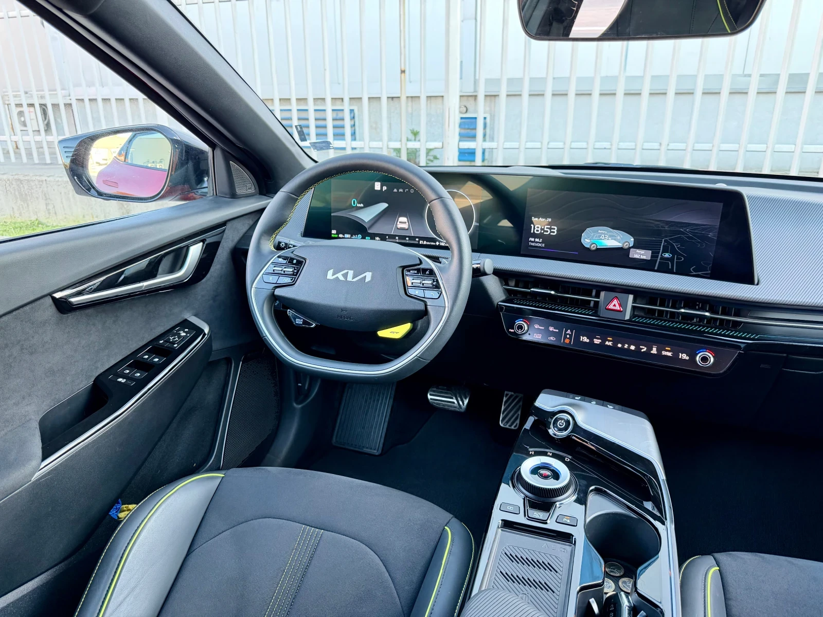Kia EV6 GT, снимка 11 - Автомобили и джипове - 54548846