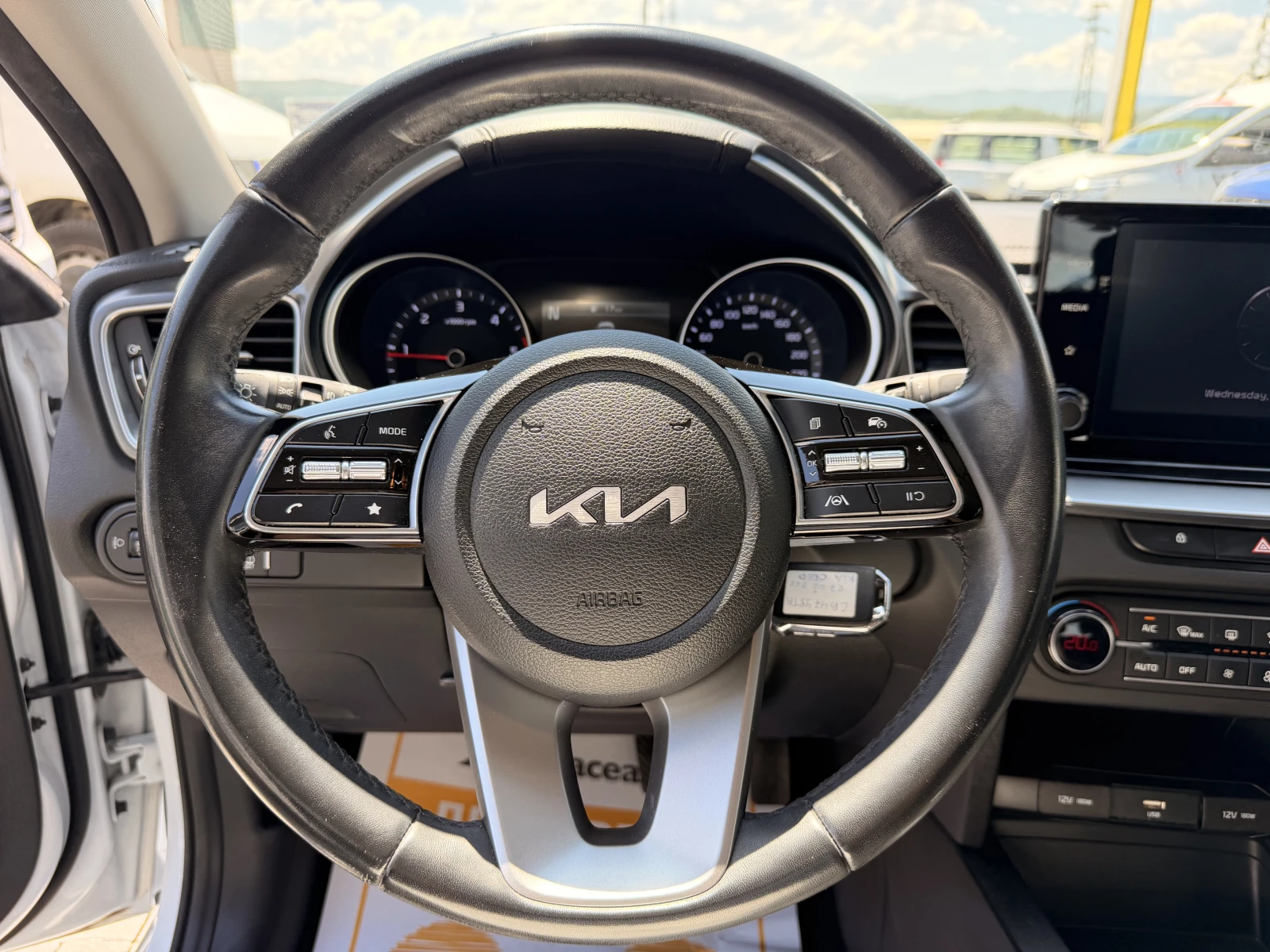 Kia Ceed 1.6 CRDI / 135к.с, снимка 12 - Автомобили и джипове - 54700041