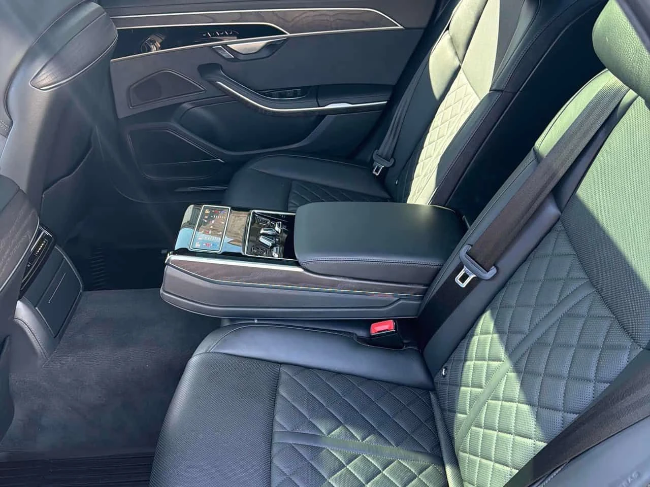 Audi A8 L/ОБДУХВАНЕ/ПАНОРАМА/ДИСТРОНИК/360 КАМЕРИ, снимка 9 - Автомобили и джипове - 54795901