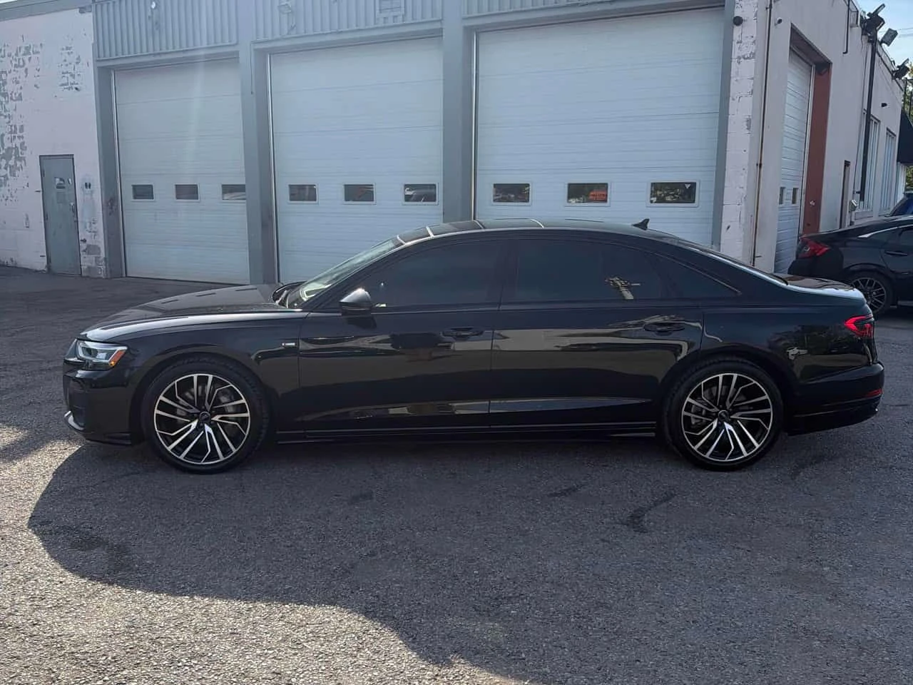 Audi A8 L/ОБДУХВАНЕ/ПАНОРАМА/ДИСТРОНИК/360 КАМЕРИ, снимка 3 - Автомобили и джипове - 54795901