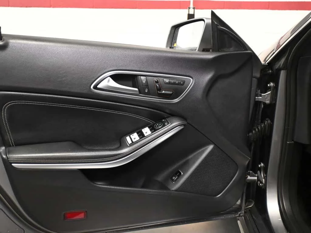 Mercedes-Benz CLA 250 * 4MATIC* AMG PACK* , снимка 11 - Автомобили и джипове - 55170862