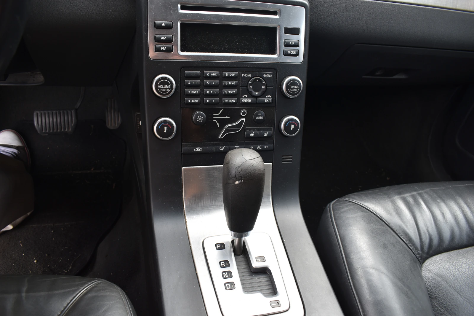 Volvo V70, снимка 8 - Автомобили и джипове - 55223194