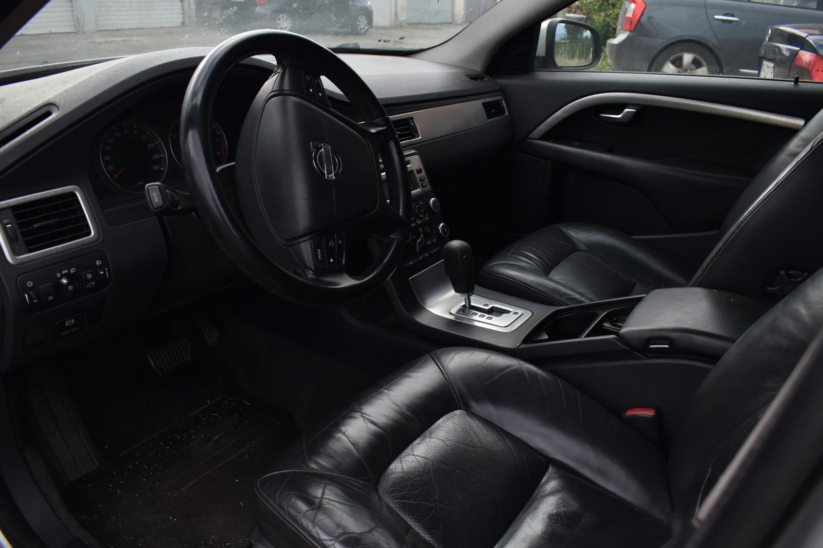Volvo V70, снимка 6 - Автомобили и джипове - 55223194