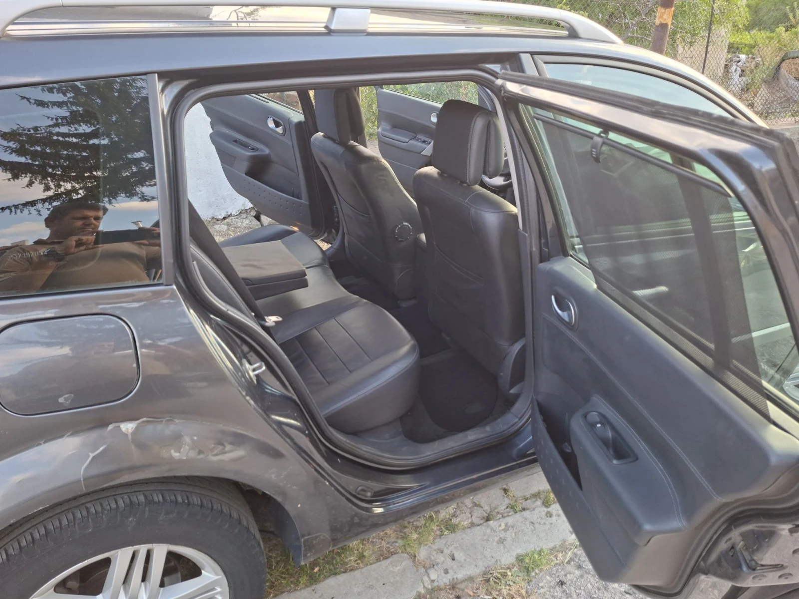 Renault Megane Familiar, снимка 10 - Автомобили и джипове - 55667342