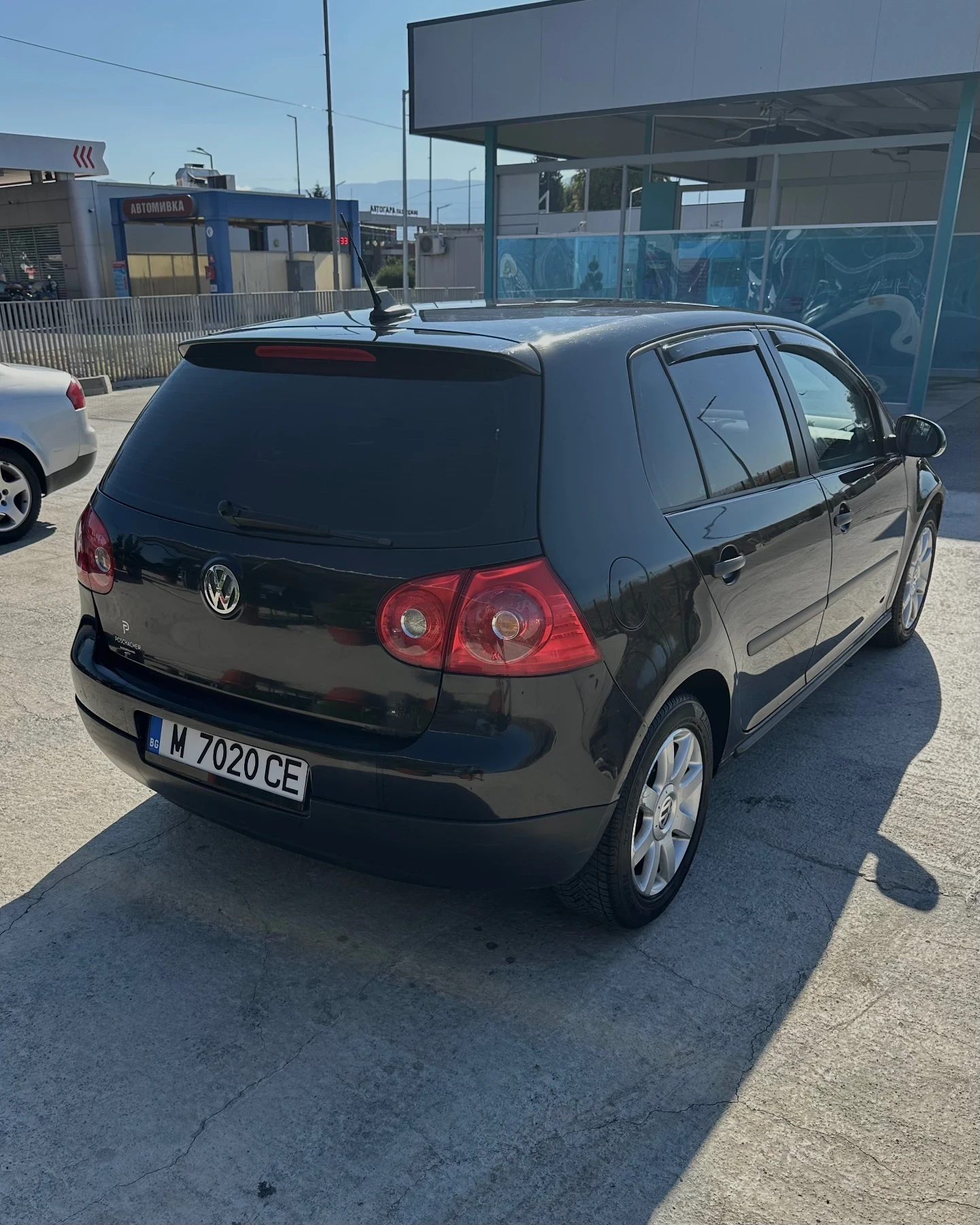 VW Golf 5 1.9tdi, снимка 2 - Автомобили и джипове - 55991631