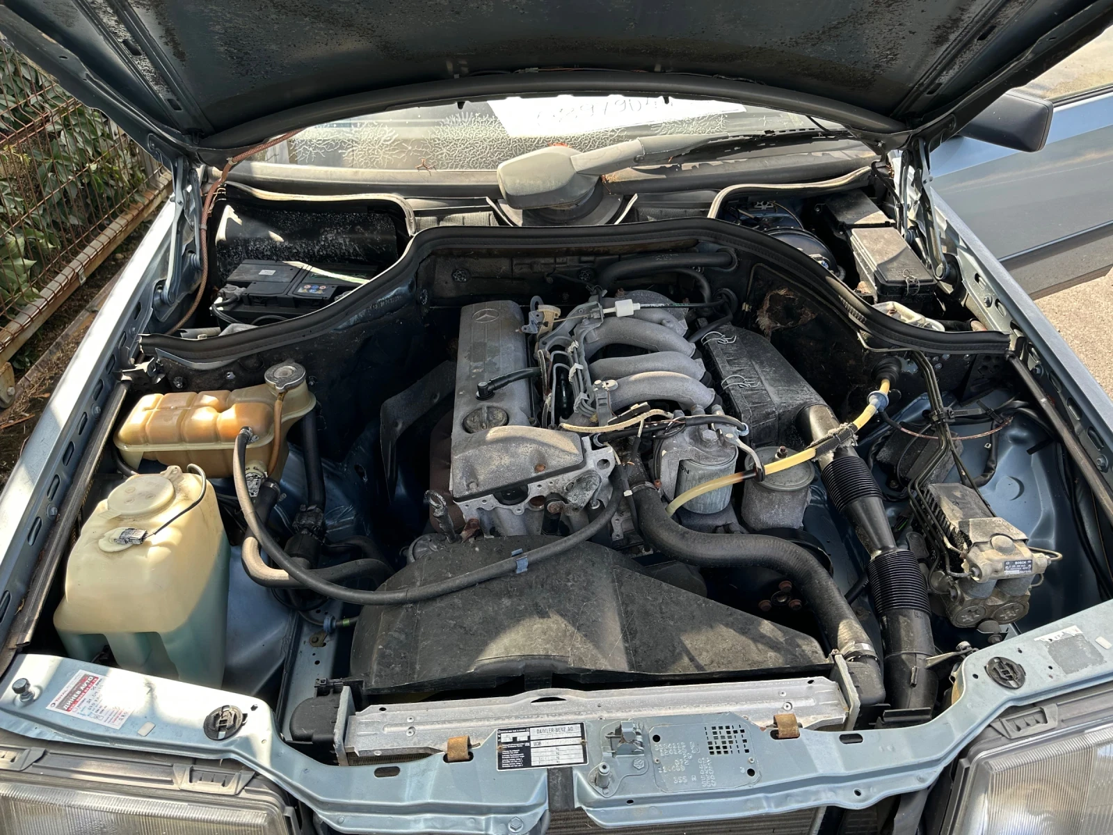 Mercedes-Benz 124 200 D, снимка 5 - Автомобили и джипове - 56058047