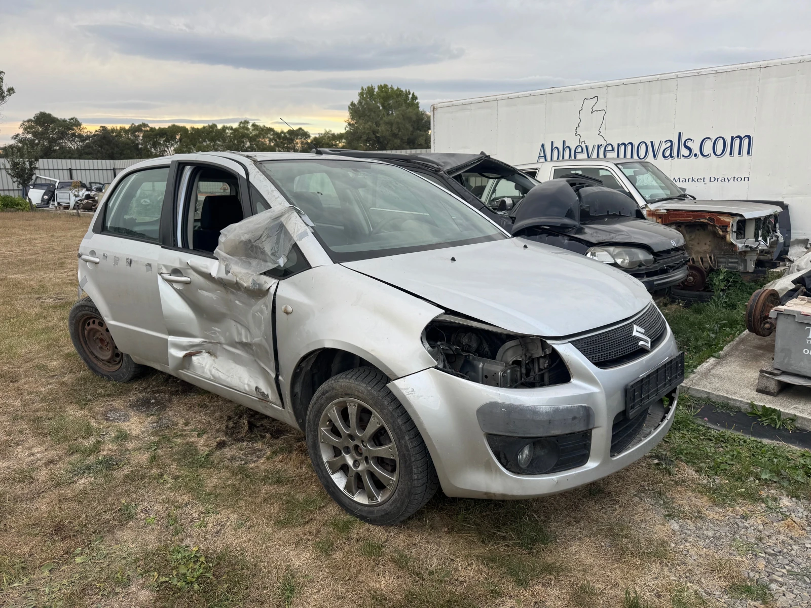 Suzuki SX4 1.6 i, снимка 3 - Автомобили и джипове - 56168146