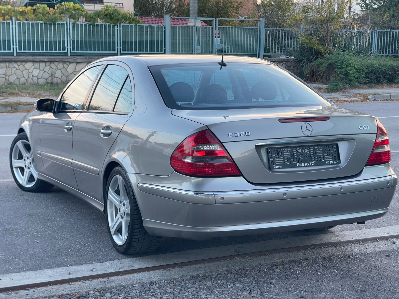 Mercedes-Benz E 320 CDI 204к.с AVANTGARDE, снимка 6 - Автомобили и джипове - 56653061