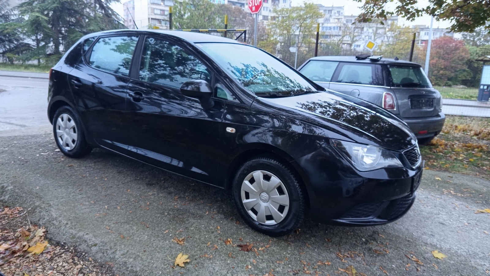 Seat Ibiza 1.2i FACELIFT 2015г, снимка 5 - Автомобили и джипове - 56727883