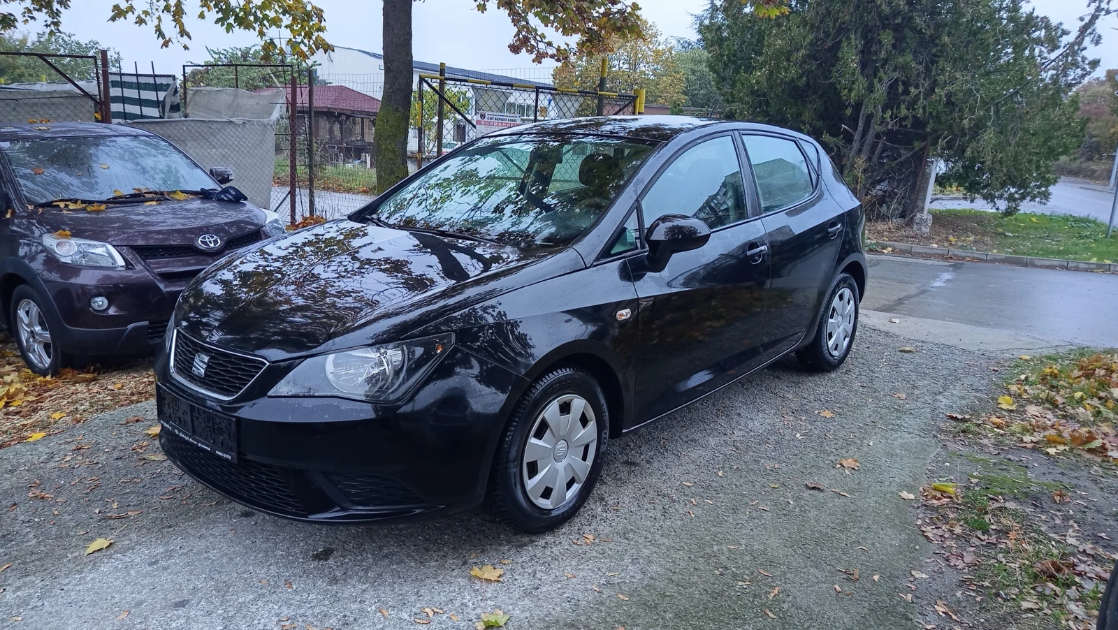 Seat Ibiza 1.2i FACELIFT 2015г, снимка 3 - Автомобили и джипове - 56727883
