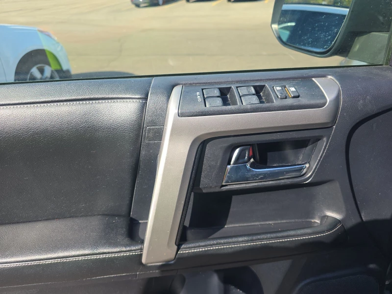 Toyota 4runner SR5 AWD/ 1 СОБСТВЕНИК , снимка 7 - Автомобили и джипове - 52749849