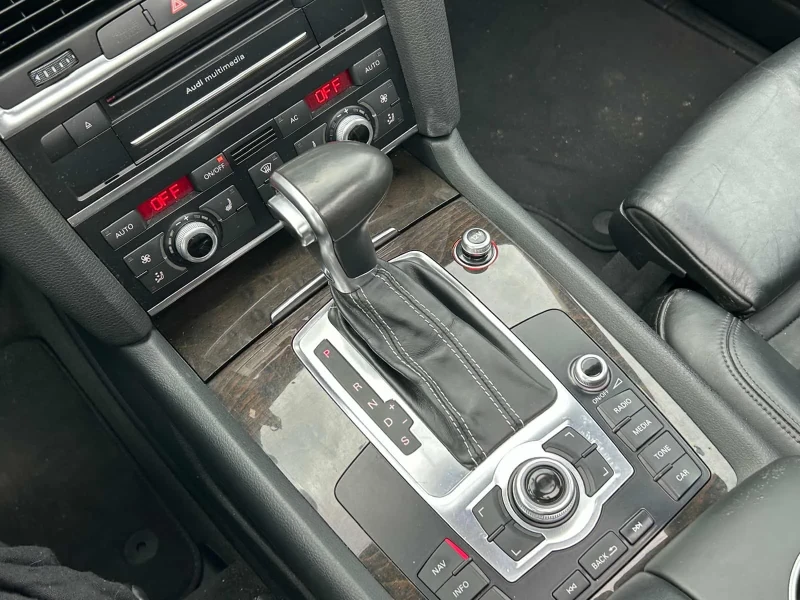 Audi Q7 4.2 TDI FACE S LINE, снимка 8 - Автомобили и джипове - 53157320