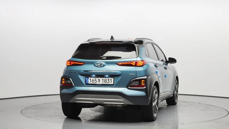 Hyundai Kona 1.6CRDI/4x4/АВТОМАТИК!!!, снимка 4 - Автомобили и джипове - 53466554