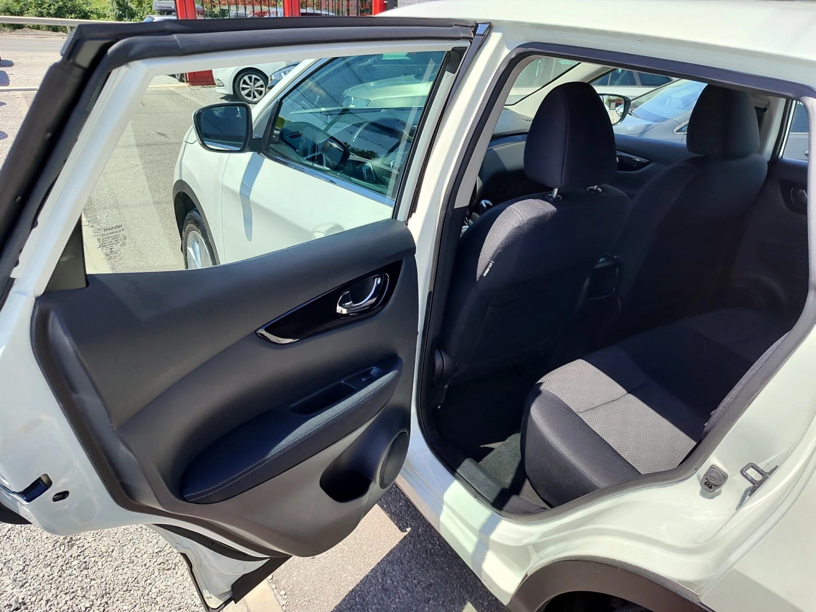 Nissan Qashqai 1.5dci 110k.c 6c.k Euro5B - изображение 9