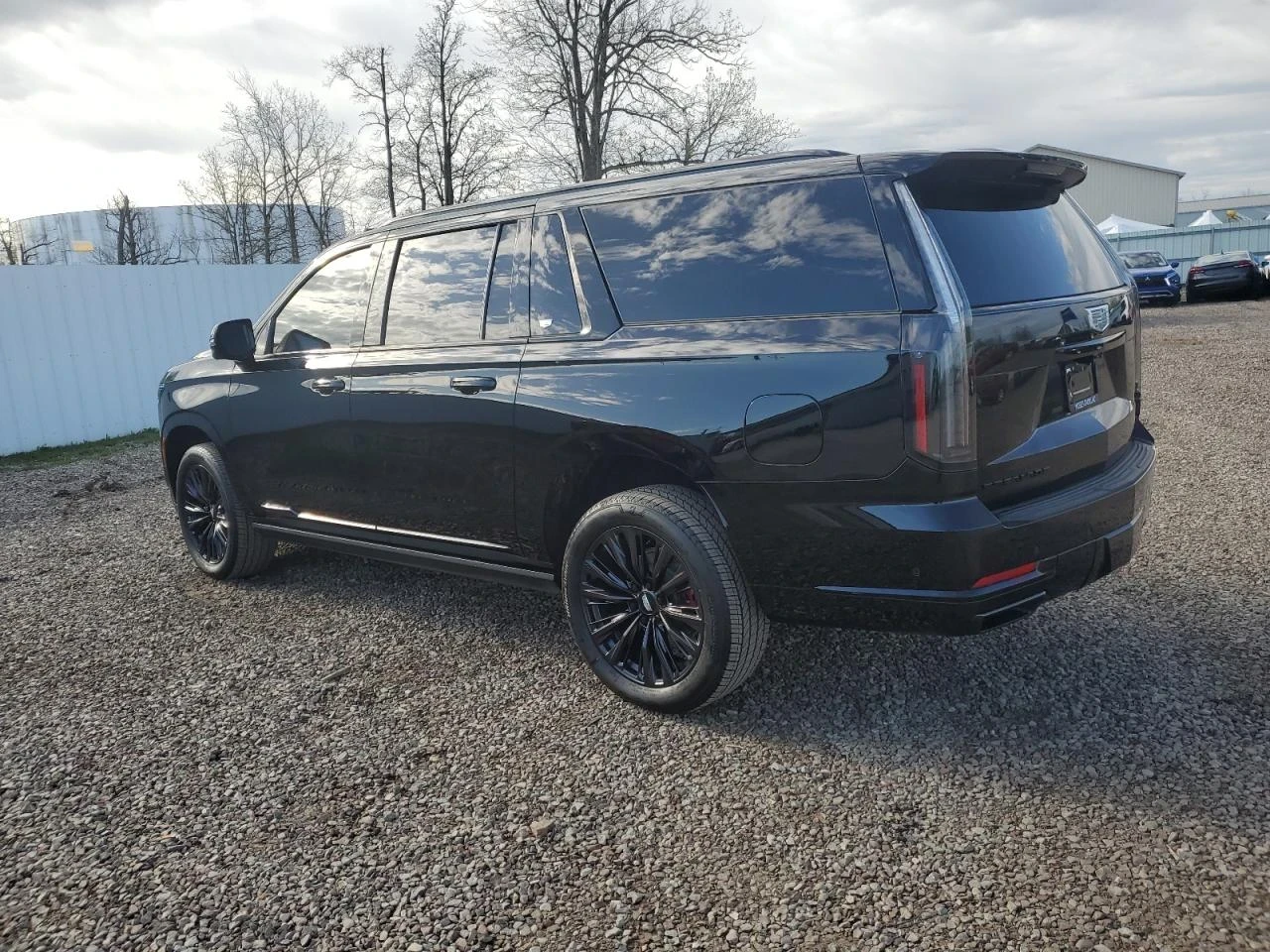 Cadillac Escalade  - изображение 2