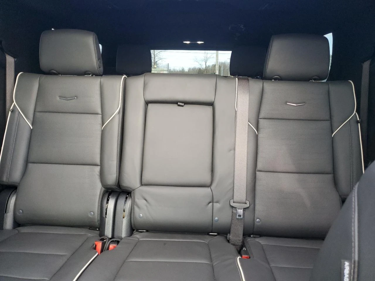 Cadillac Escalade  - изображение 10
