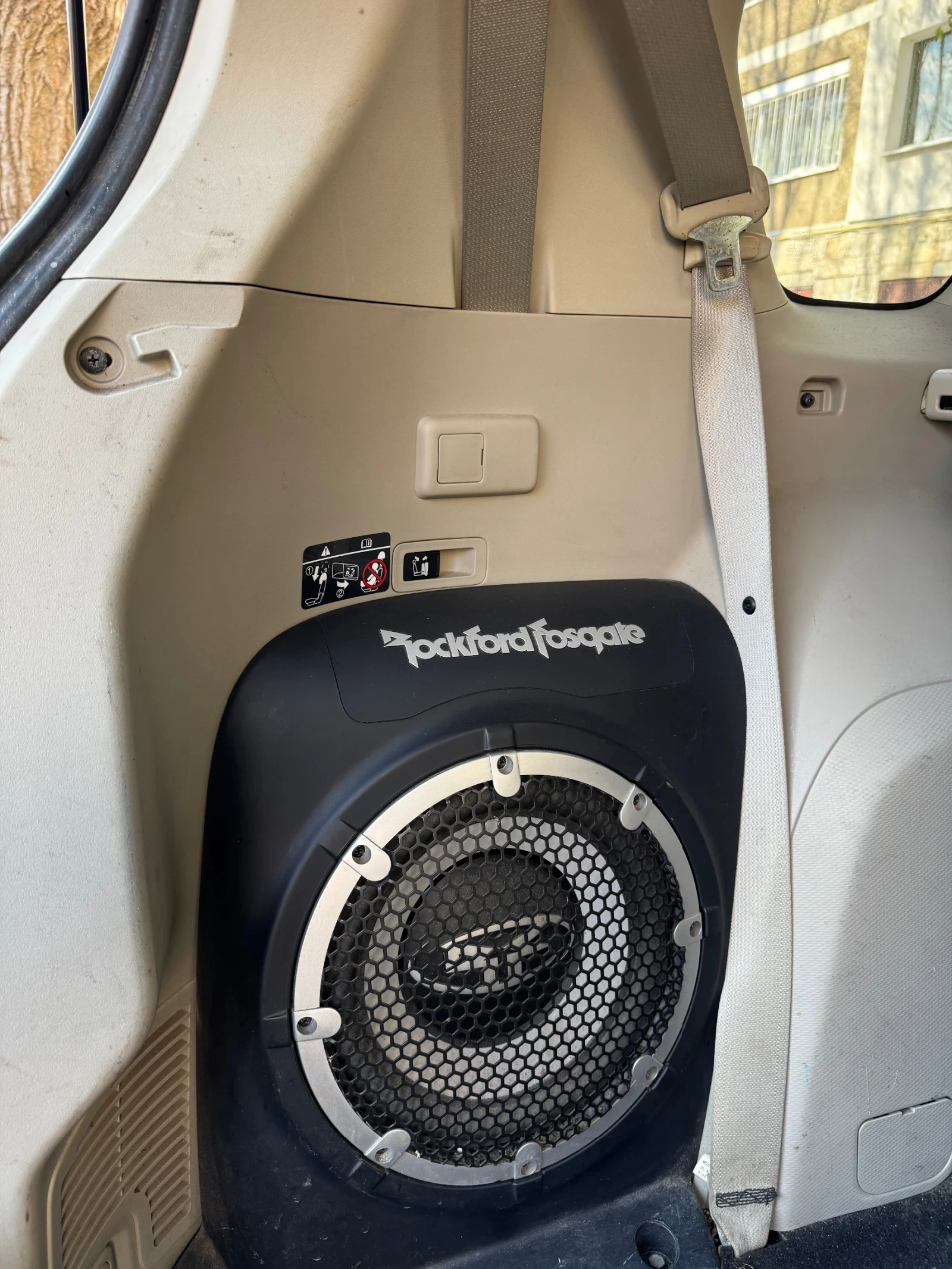 Mitsubishi Outlander 2.0, снимка 11 - Автомобили и джипове - 54272425