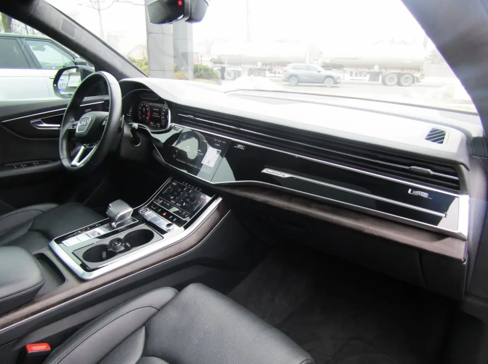 Audi Q8 2021 Audi Q8 TECHNIK, снимка 5 - Автомобили и джипове - 54538225