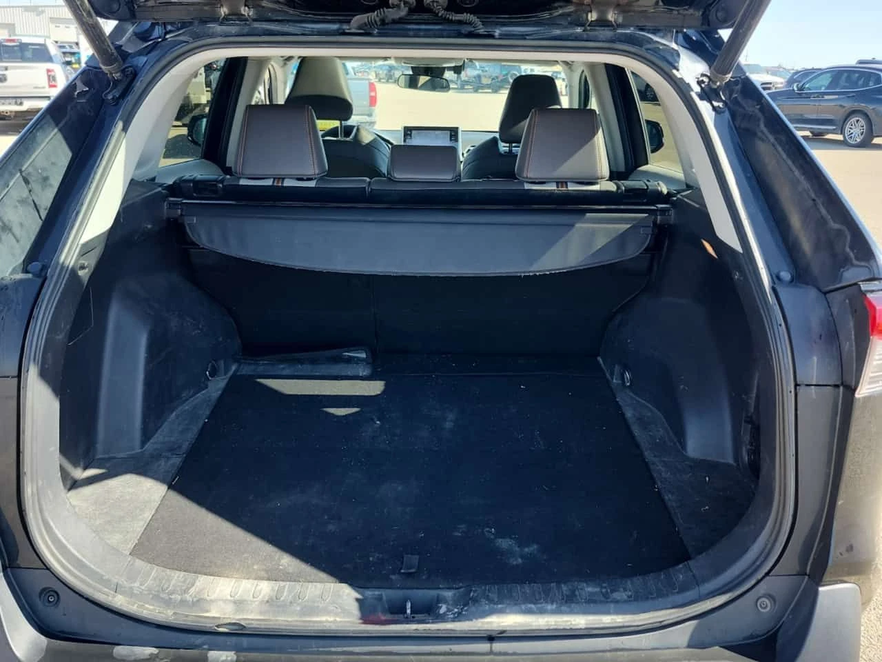 Toyota Rav4 TRAIL/ШИБЕДАХ/ПОДГРЕВ/КОЖАCARFAX/ФИНАНСИРАНЕ, снимка 12 - Автомобили и джипове - 54584917