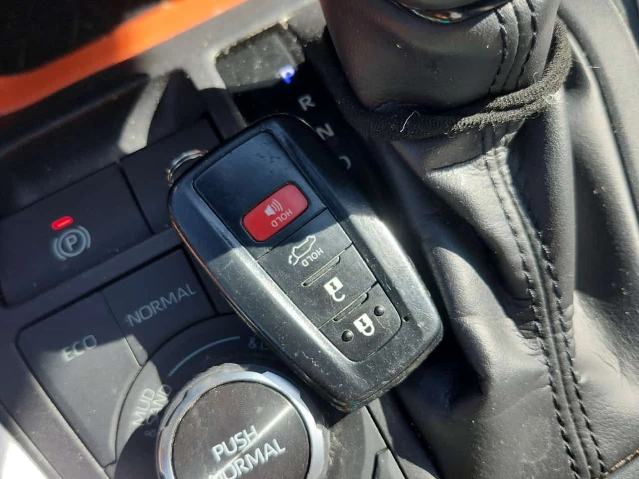 Toyota Rav4 TRAIL/ШИБЕДАХ/ПОДГРЕВ/КОЖАCARFAX/ФИНАНСИРАНЕ, снимка 8 - Автомобили и джипове - 54584917