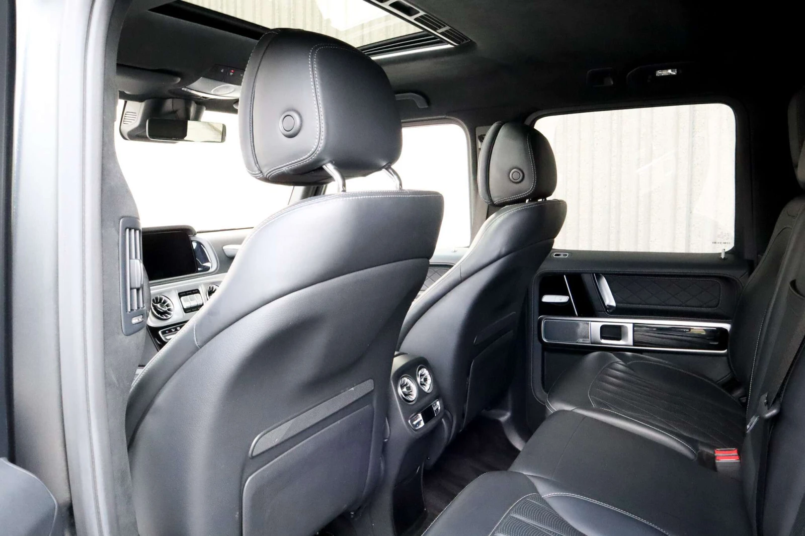 Mercedes-Benz G AMG G 63 / DESIGNO / ПАНОРАМА / ЦЕНА ДО БГ, снимка 9 - Автомобили и джипове - 54900419