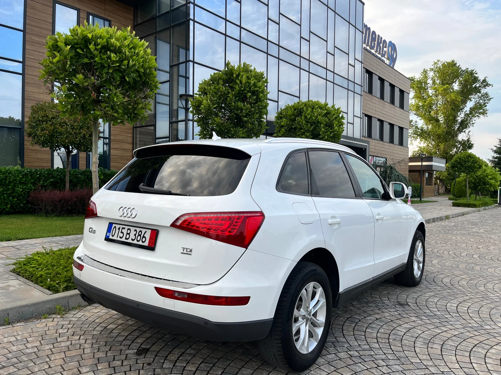 Audi Q5 2.0TDI* 170к.с.* 4х4* Префейс* Нави* Bose* Перфект, снимка 3 - Автомобили и джипове - 54936799