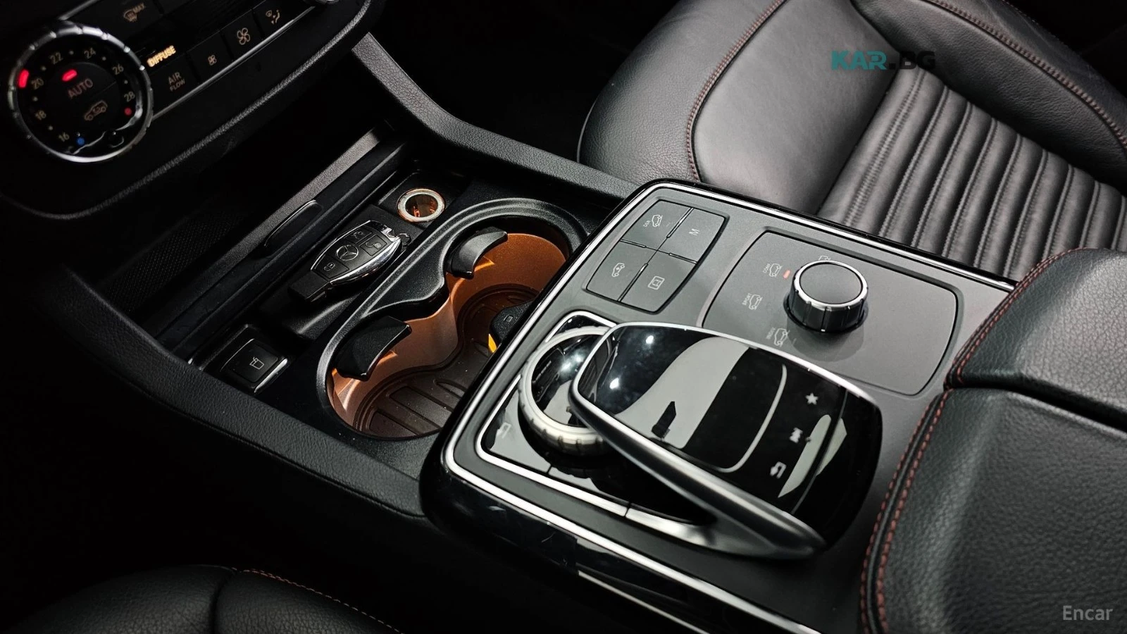 Mercedes-Benz GLE 350 d* 4MATIC* 360* КАМЕРА* HARMAN* KARDON* SUNROOF* , снимка 14 - Автомобили и джипове - 55117945