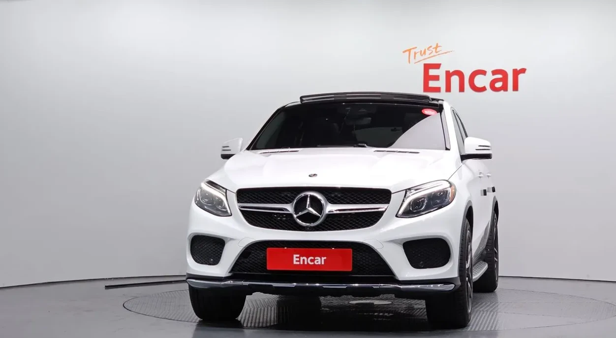 Mercedes-Benz GLE 350 d* 4MATIC* 360* КАМЕРА* HARMAN* KARDON* SUNROOF* , снимка 2 - Автомобили и джипове - 55117945