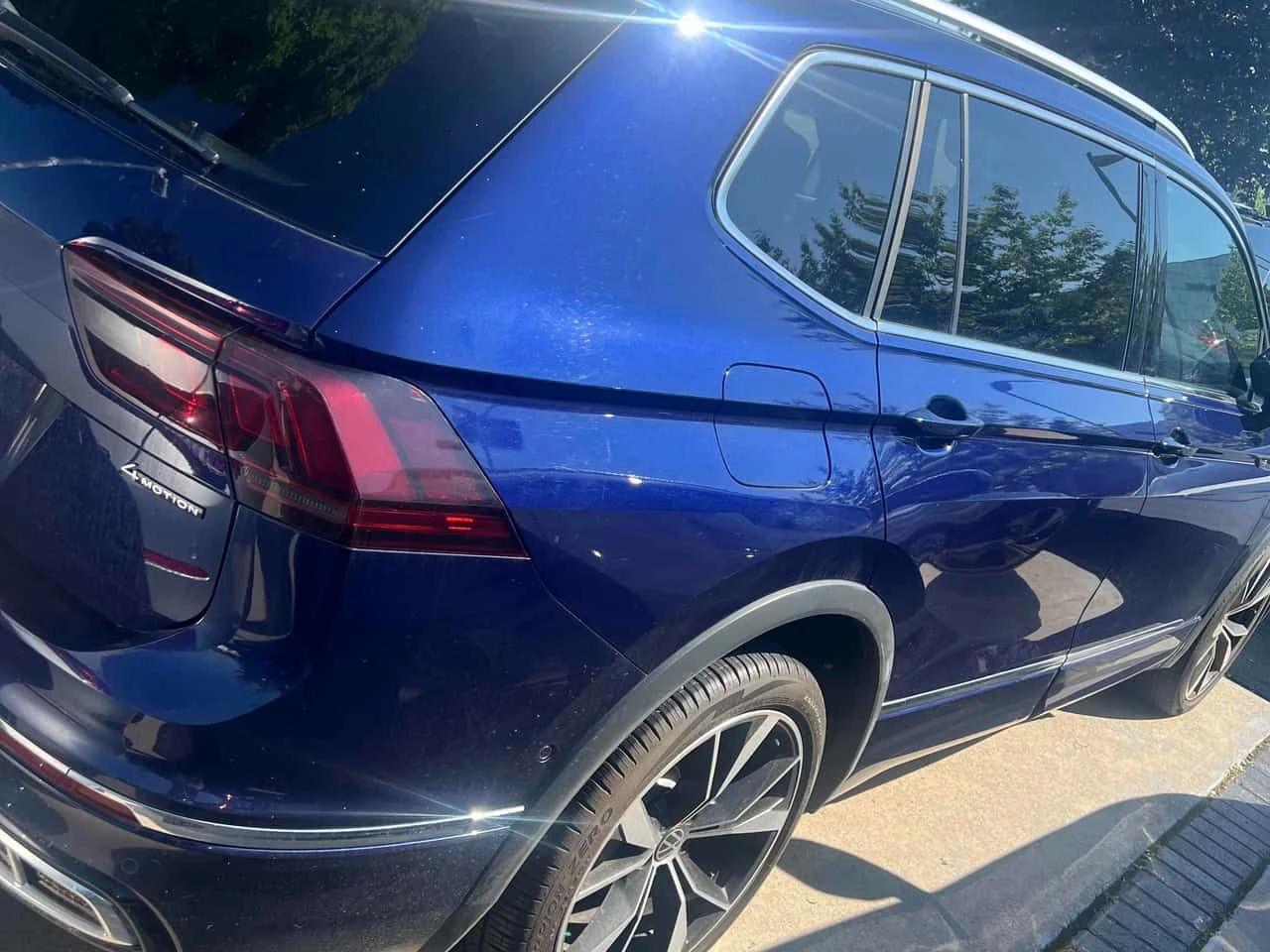 VW Tiguan * Highline R Line * CARFAX * FENDER * ОБДУХВАНЕ * , снимка 3 - Автомобили и джипове - 55258299