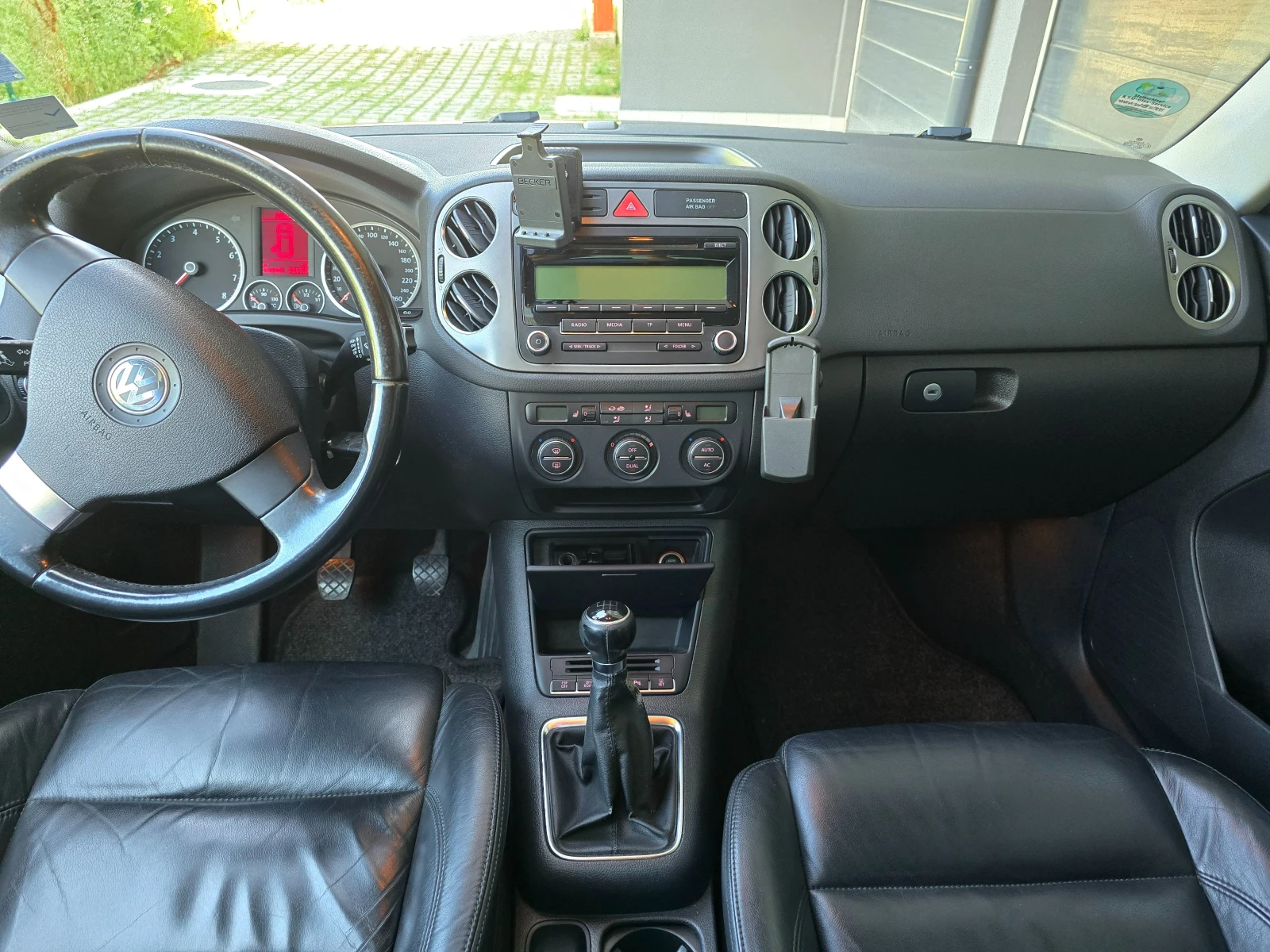 VW Tiguan 1.4 TSI, снимка 5 - Автомобили и джипове - 55934605