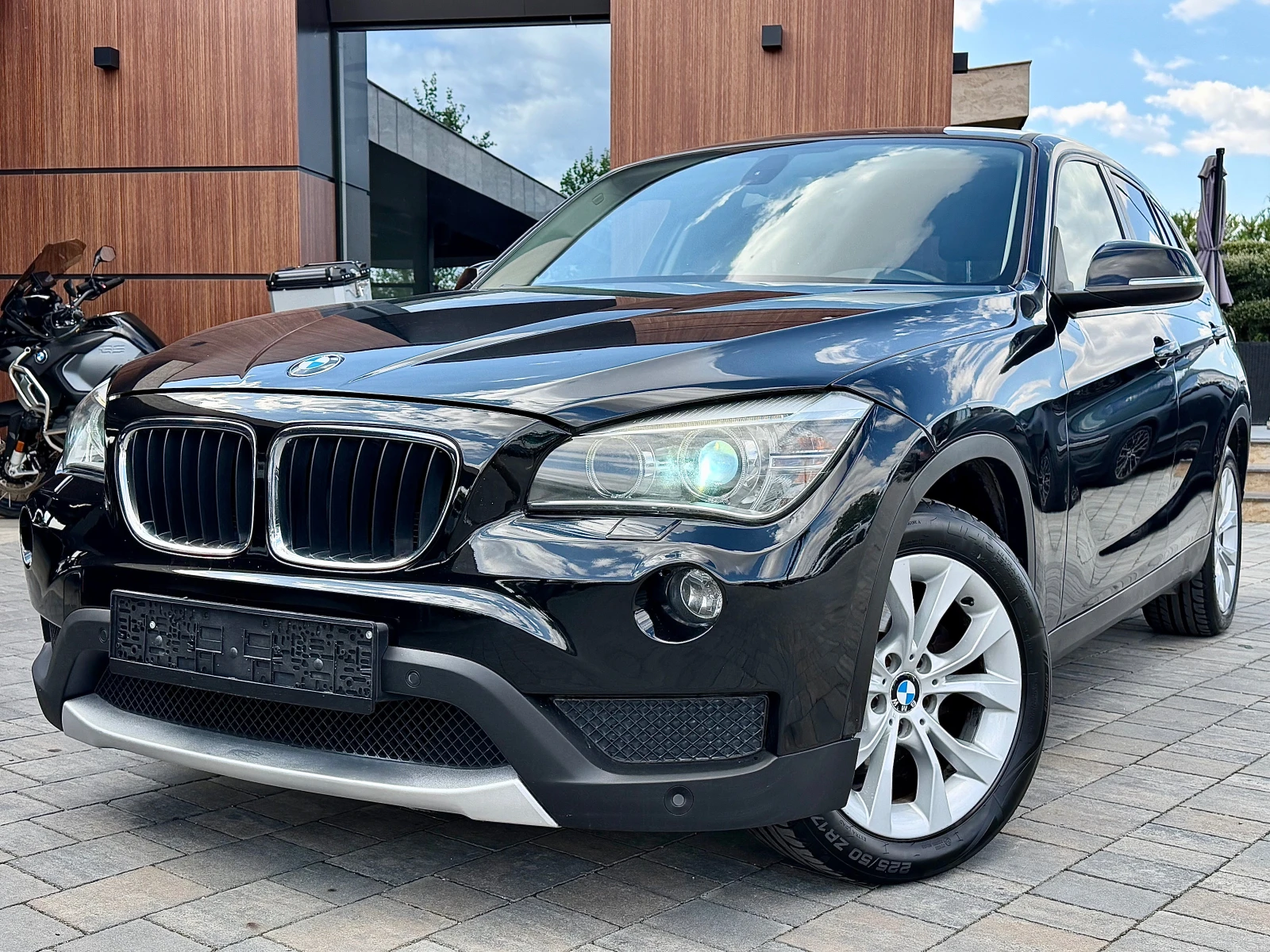 BMW X1 2.0d Facelift #XENON#NAVI#PODGREV#Park#