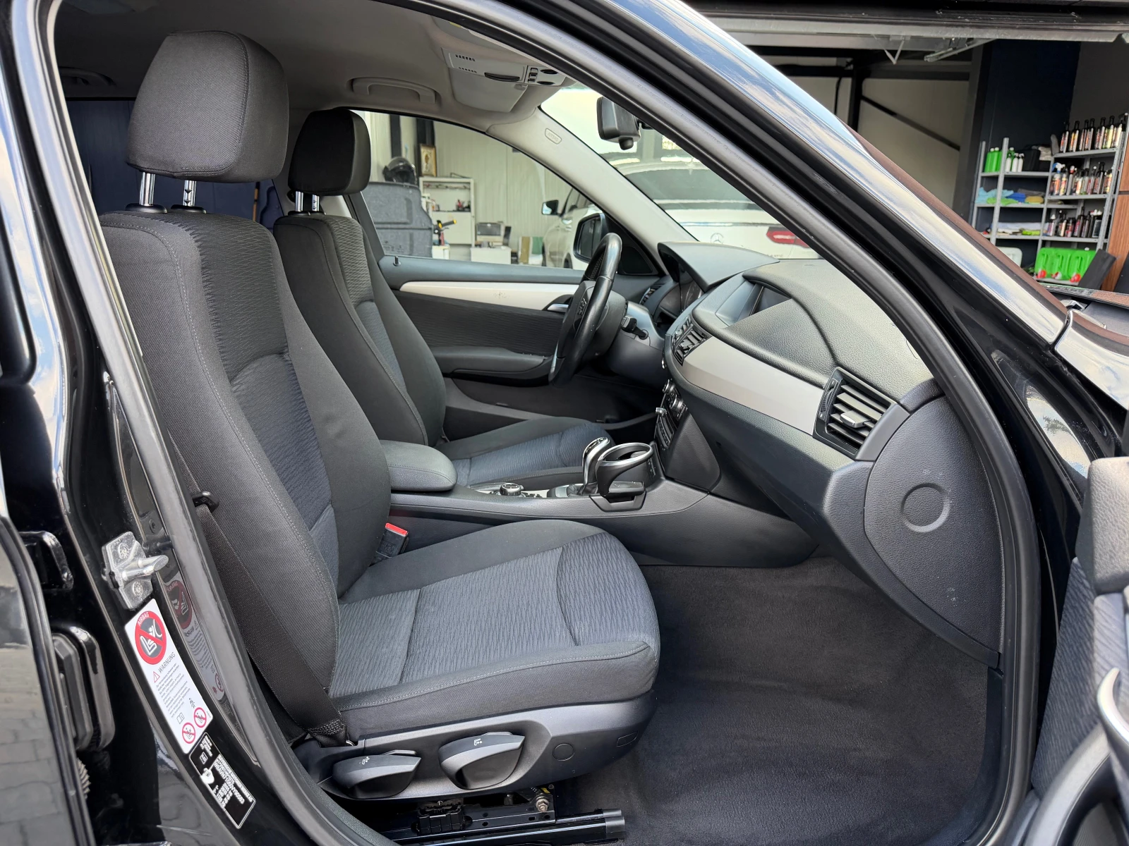 BMW X1 2.0d Facelift #XENON#NAVI#PODGREV#Park#, снимка 13 - Автомобили и джипове - 56298377