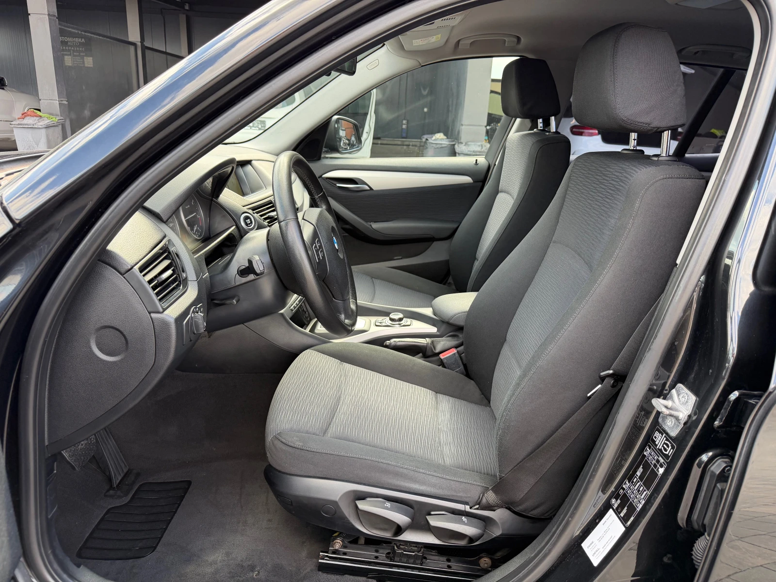 BMW X1 2.0d Facelift #XENON#NAVI#PODGREV#Park#, снимка 8 - Автомобили и джипове - 56298377