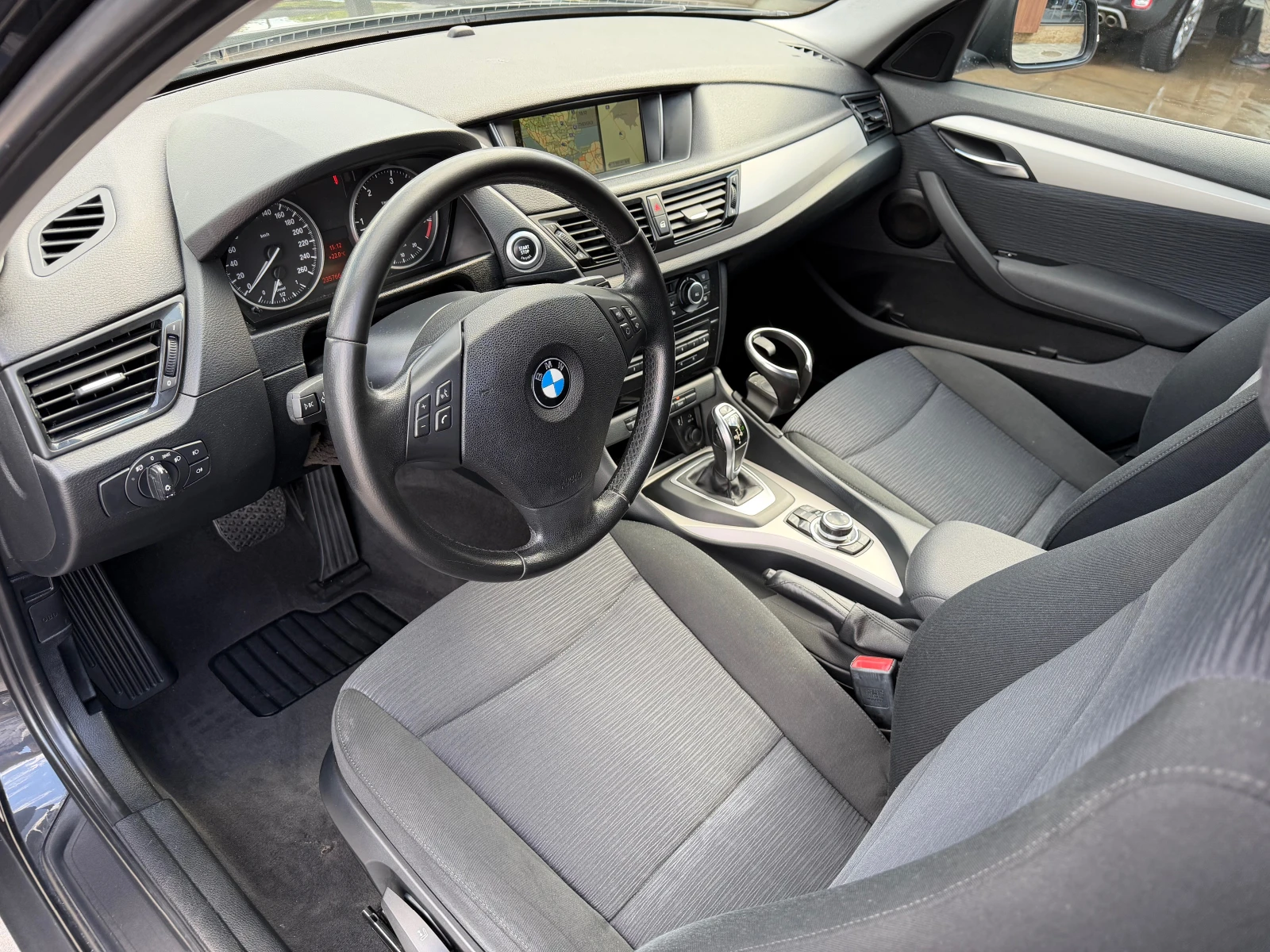 BMW X1 2.0d Facelift #XENON#NAVI#PODGREV#Park#, снимка 9 - Автомобили и джипове - 56298377