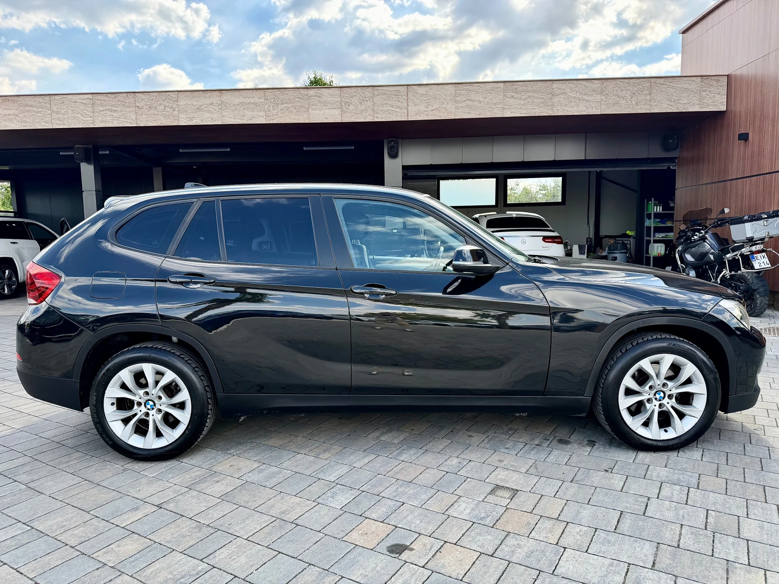 BMW X1 2.0d Facelift #XENON#NAVI#PODGREV#Park#, снимка 7 - Автомобили и джипове - 56298377