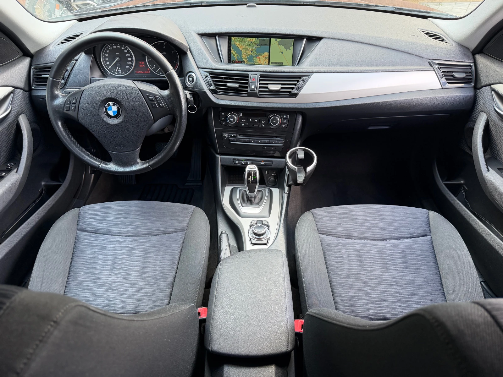 BMW X1 2.0d Facelift #XENON#NAVI#PODGREV#Park#, снимка 11 - Автомобили и джипове - 56298377