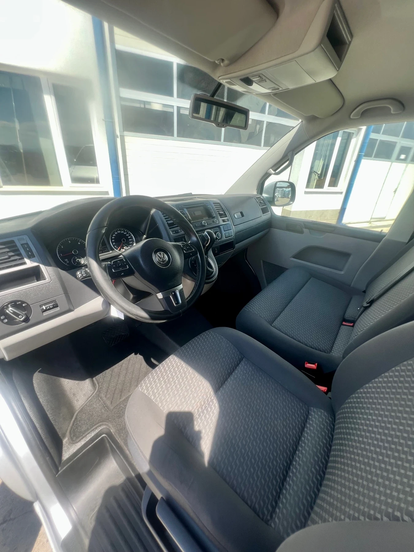 VW Transporter Long / 2015г / 215.000км! , снимка 15 - Бусове и автобуси - 55687002