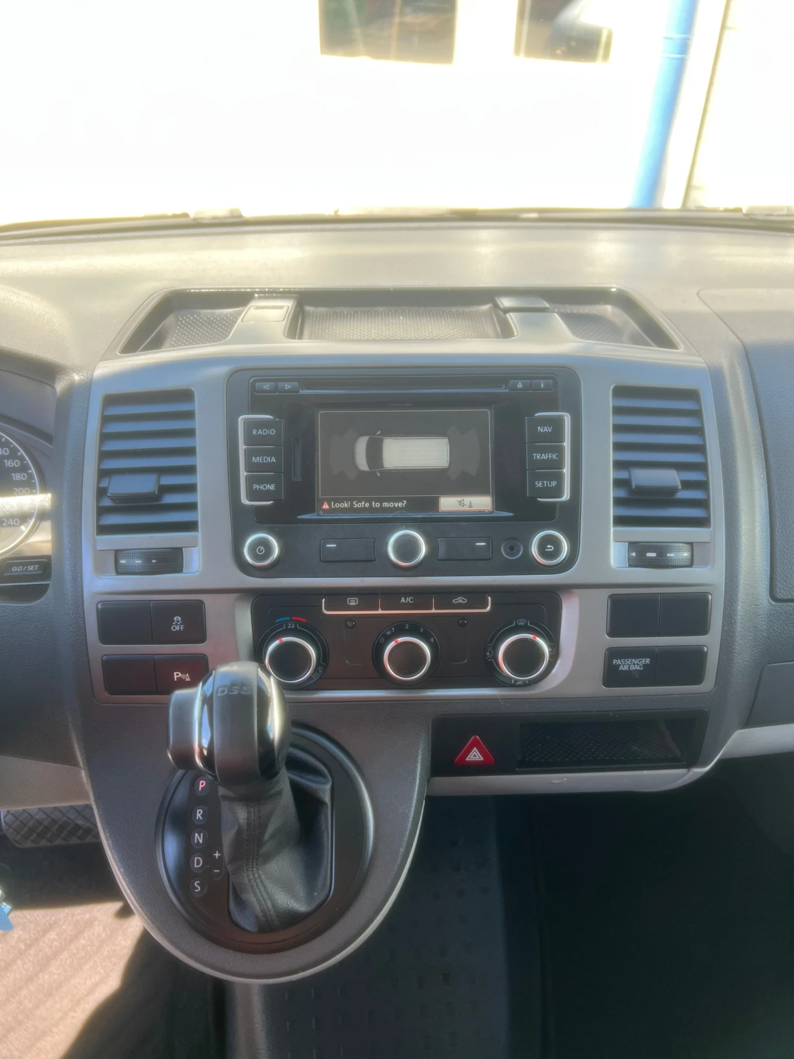 VW Transporter Long / 2015г / 215.000км! , снимка 17 - Бусове и автобуси - 55687002