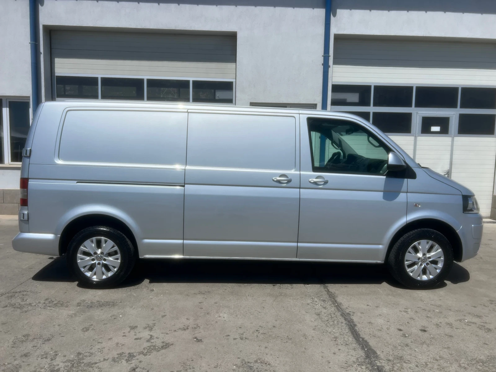 VW Transporter Long / 2015г / 215.000км! , снимка 8 - Бусове и автобуси - 55687002