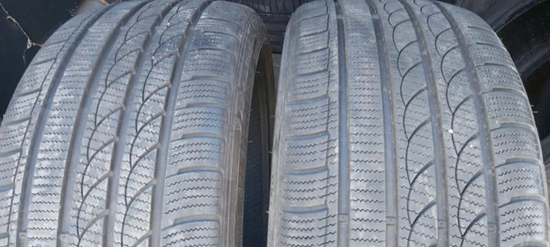 Гуми Зимни 255/35R19, снимка 3 - Гуми и джанти - 30393043