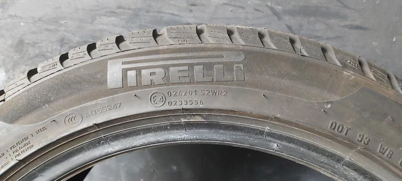 Гуми Зимни 235/45R18, снимка 5 - Гуми и джанти - 35123399