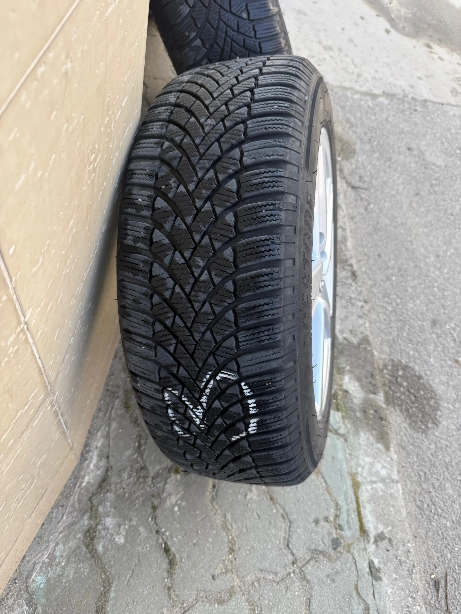 Гуми с джанти Bridgestone 205/55R16, снимка 4 - Гуми и джанти - 54099133