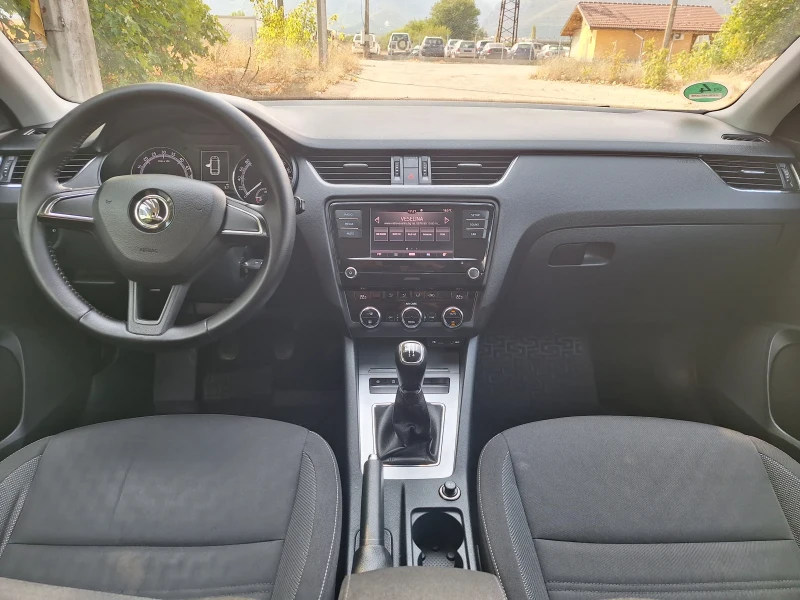 Skoda Octavia 1.6тди топ 2018г реални км , снимка 14 - Автомобили и джипове - 47443142