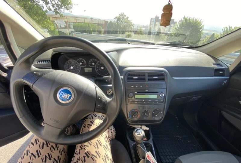 Fiat Punto Grande, снимка 6 - Автомобили и джипове - 48594908