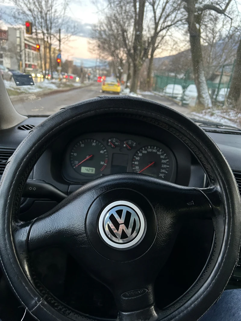 VW Golf 1.9TDI, снимка 7 - Автомобили и джипове - 48080463