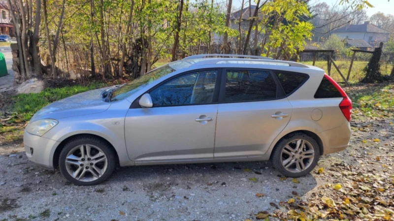 Kia Ceed, снимка 1 - Автомобили и джипове - 48225288