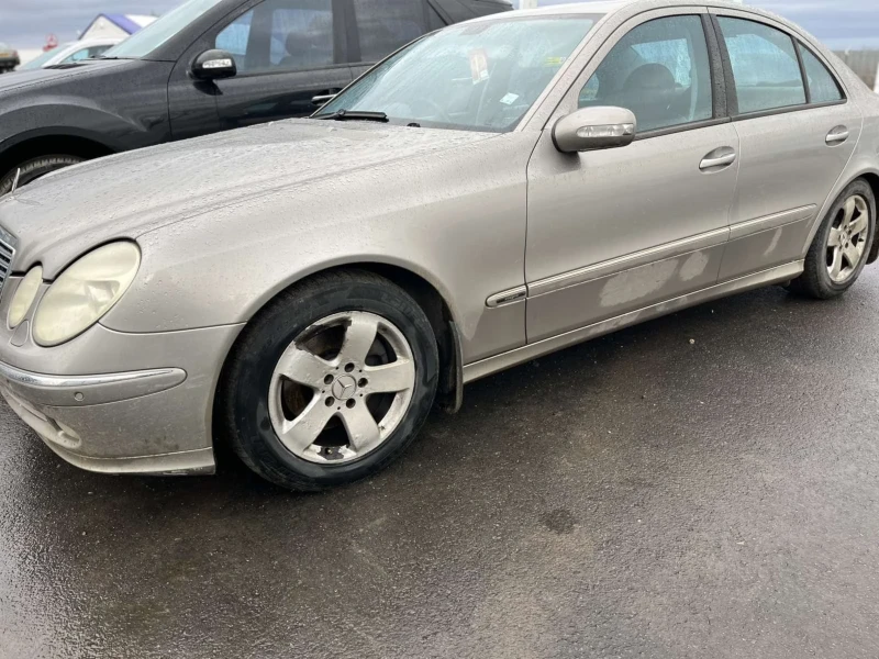 Mercedes-Benz E 320, снимка 4 - Автомобили и джипове - 48731286