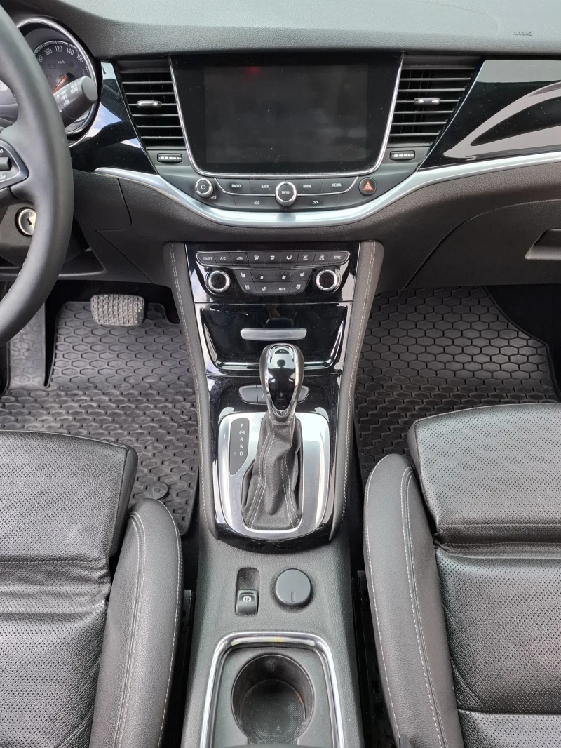 Opel Astra, снимка 13 - Автомобили и джипове - 49759348