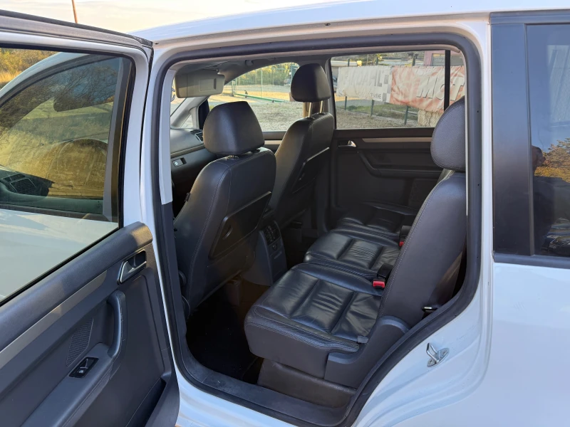 VW Touran 2000-140 ks AVTOMAT, снимка 10 - Автомобили и джипове - 52001846