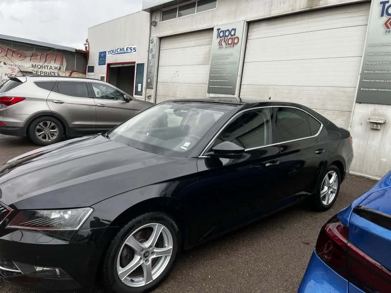 Skoda Superb 1.6 TDI, снимка 8 - Автомобили и джипове - 52575063